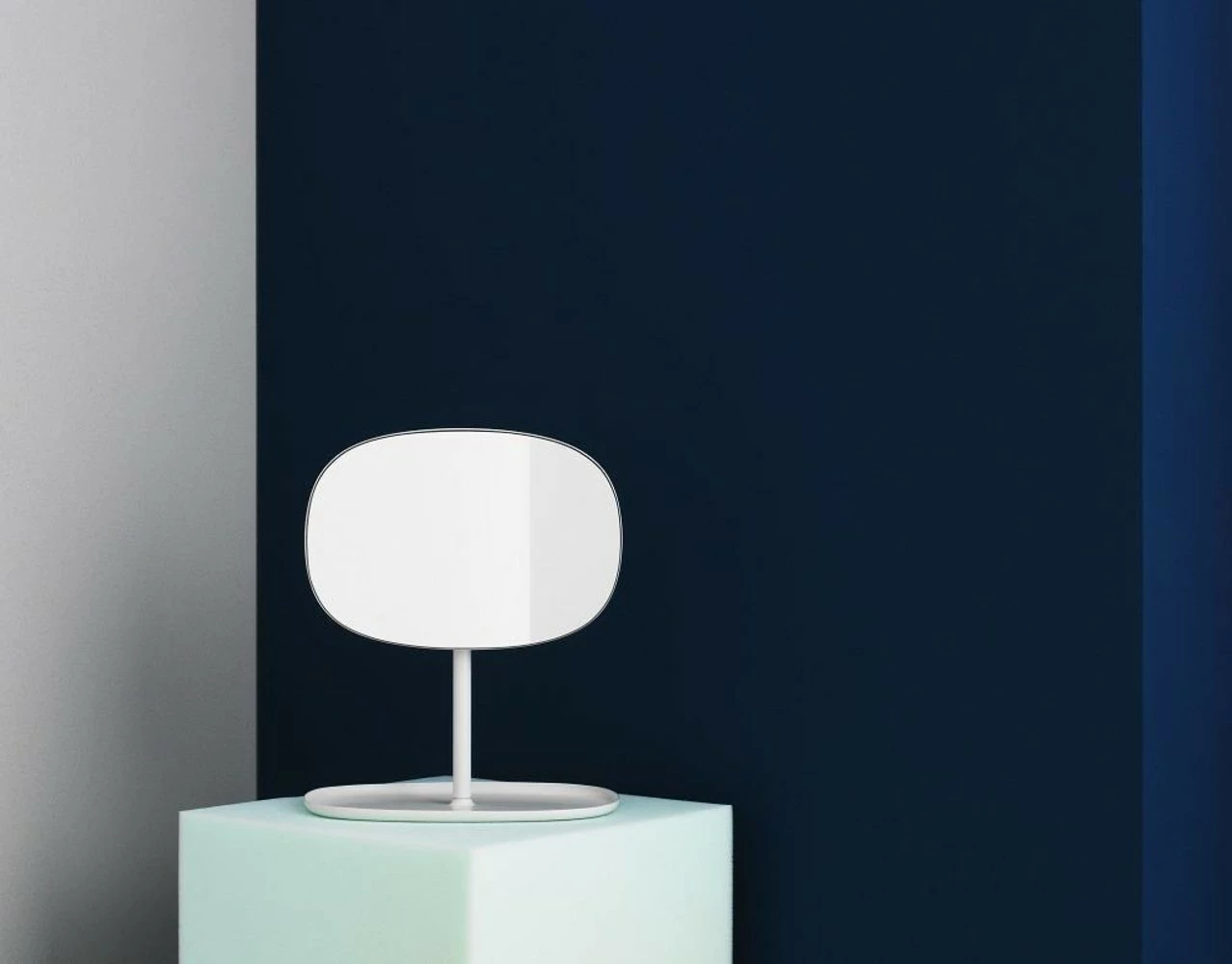 Normann Copenhagen Flip Spiegel Grijs 4 Normann Copenhagen Flip Spiegel Grijs - Afbeelding 2