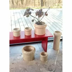 OYOY Aki Bloempot L Rood - L300503 5 OYOY Aki Bloempot L Rood - L300503 -DECORATIE Winkel oyoy aki bloempot l rood l300503 1